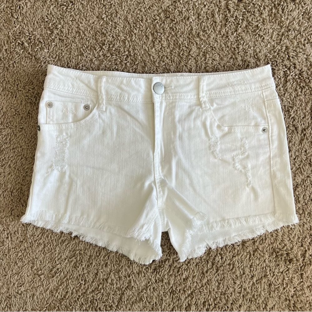 EUC Rue 21 Mid Rise Shortie White Jean Shorts Size 5/6